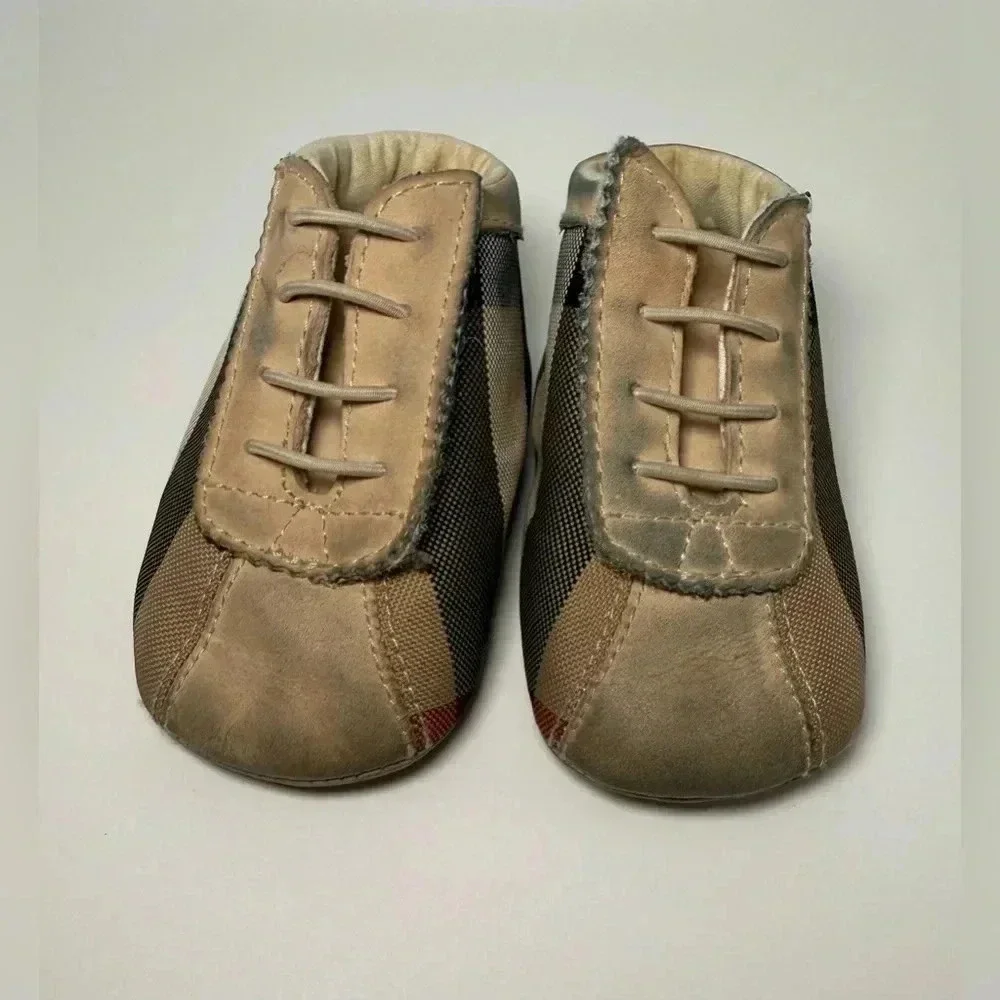 Burberry newborn outfit gift